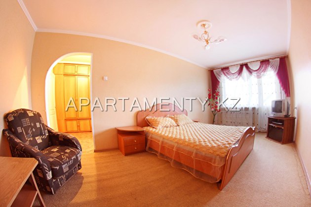 One room apartment for daily rent in Altyn
