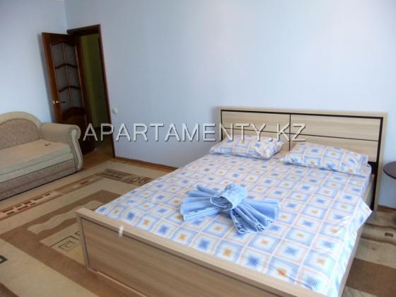 1-room apartment for daily rent, Taimanova 58