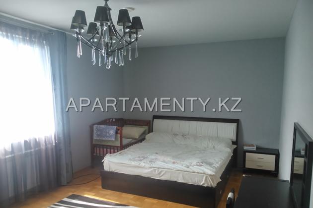 4-bedroom apartment in Aktobe