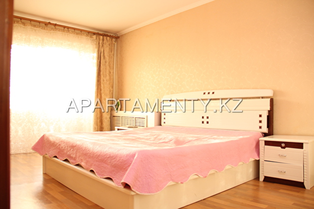 2-roomed apartment by the day, Abdirova str.