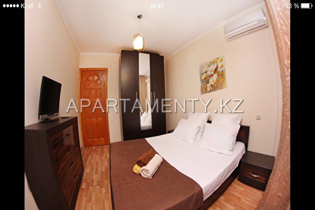 2-room apartment for daily rent, ul. Tulebaeva 32
