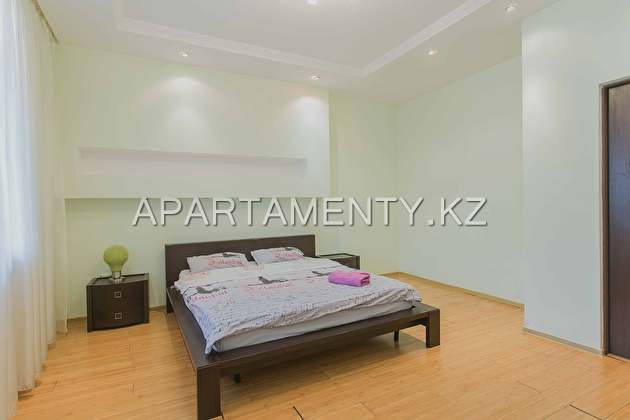 2-room apartment for daily rent, 15 yazeva str.