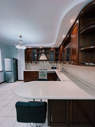 3-room apartment in the center of Almaty