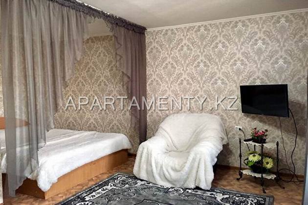 1-room apartment, 70 Kazakhstan street