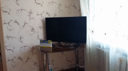 Трехкомнатная посуточно, на Дюймовочке