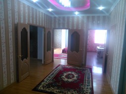 Трехкомнатная посуточно, ЖК "Фаворит"