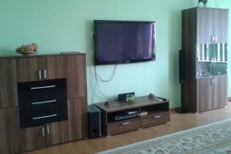 трехкомнатная посуточно,  ЖК Гранд