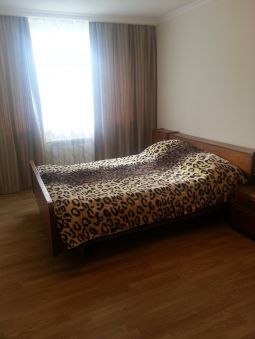 3-room apartment for daily rent in 6 MKR.