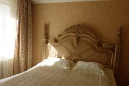 2-bedroom apartment daily