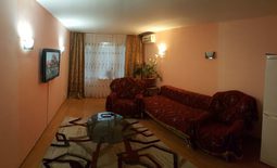 Посуточно двухкомнатная квартира в центре