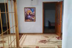 3-комн. квартира посуточно, ул. Сатпаева д. 5 Б