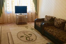 2 bedroom apartment for rent by the sea