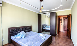 Two-bedroom apartment for daily rent, Satpayev 485