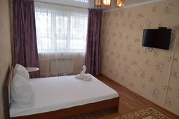 1-roomed apartment by the day, st. Abay 47