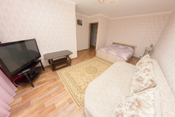 1-room apartment for daily rent, zhabaeva 137