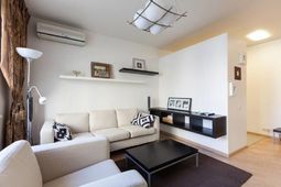 3-комнатная квартира посуточно в Алматы, ул.Навои