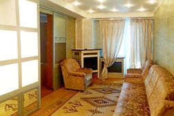 4-комнатная квартира посуточно, центр