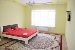 3-комнатная квартира посуточно,  Батыс 2