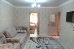 2-комнатная квартира посуточно в центре Шымкента