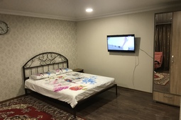 1-room apartment for daily rent, ul. Satpaeva 2