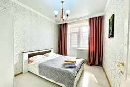 2-комнатная квартира на сутки, Камзина 41/3