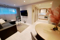 2-комнатные апартаменты посуточно, Батыс 2