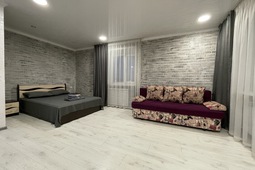 1-room apartment for daily rent, Buketova 38