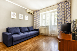 1-room apartment at 470 Seifullina Street