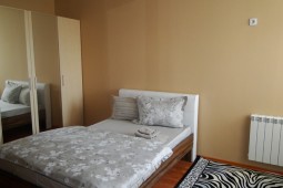 2-комнатная квартира посуточно, ул. Сатпаева д.48г