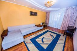 Четырехкомнатная квартира по суткам