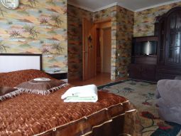 2-комнатная квартира посуточно в центре