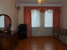 Трехкомнатная в Центре посуточно